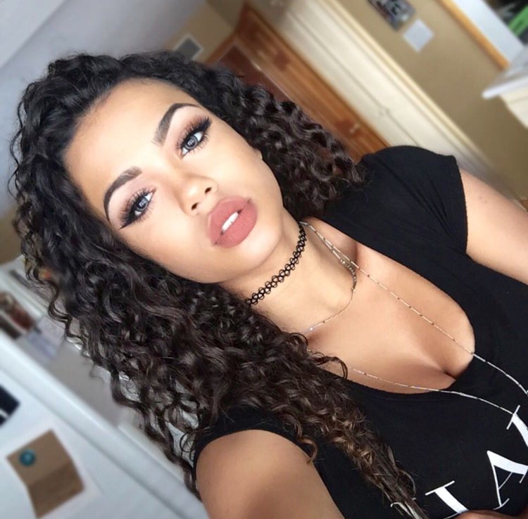 Selfie curly dark -skinned