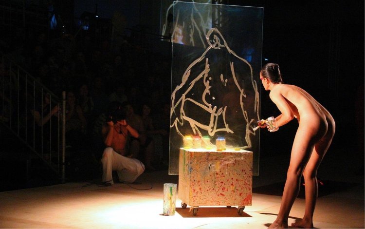 Exhibition of naked women