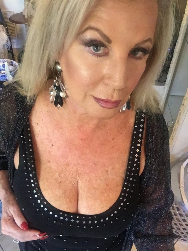 Anneke Van Buren 2021