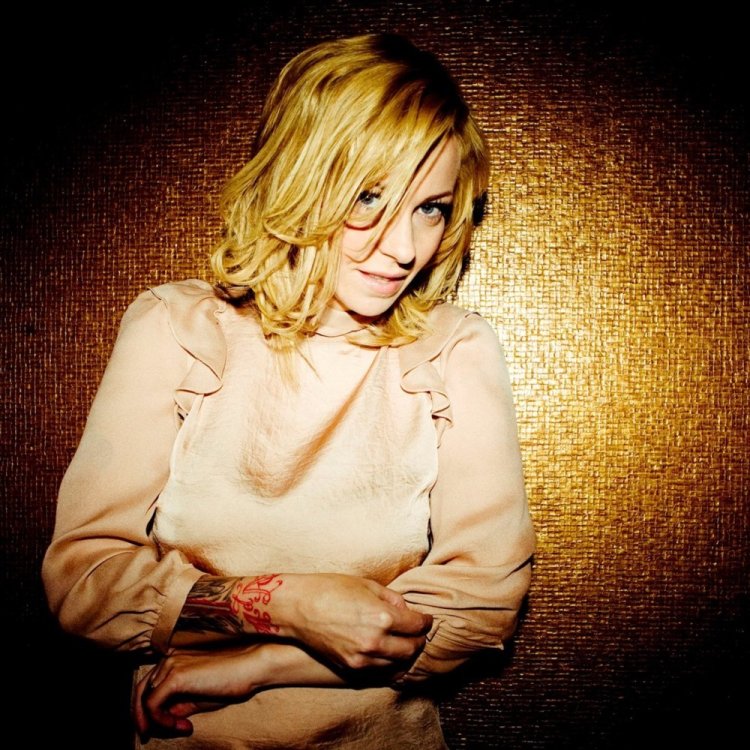 Anneke Van Giersbergen photo shoots