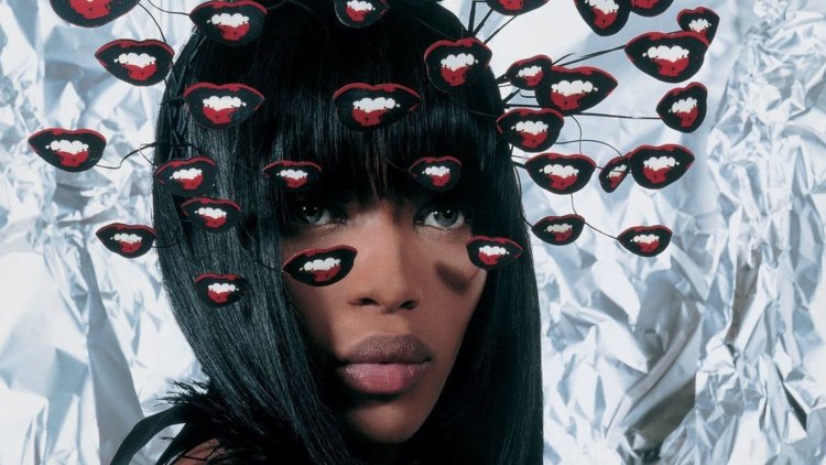 Dakota Sky porn actress