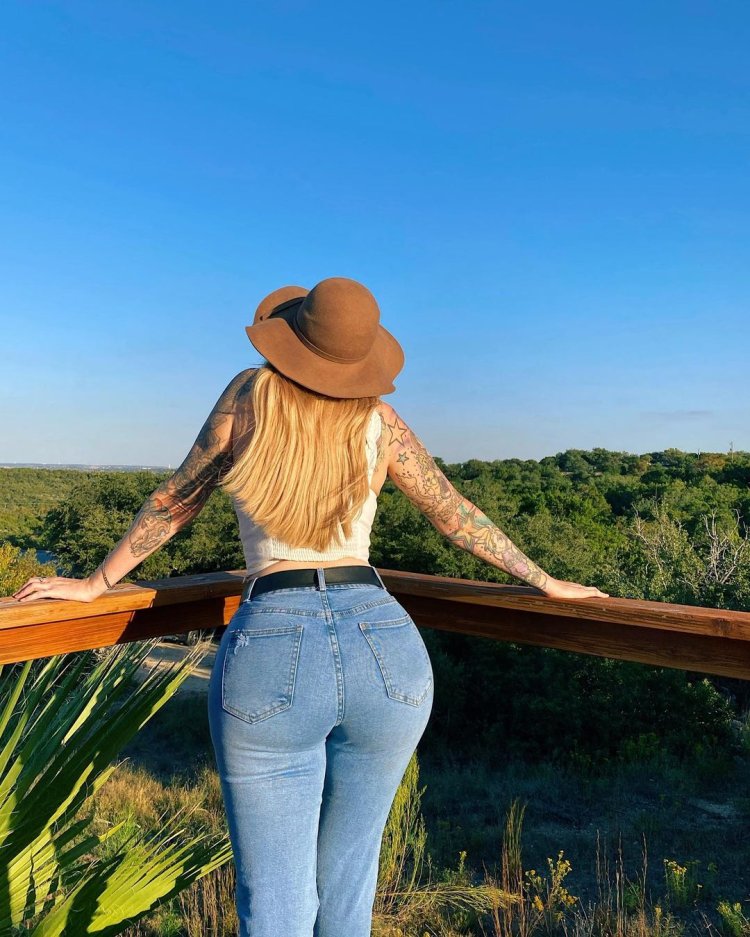 Carl Storm - Still Wearing All My Clothes