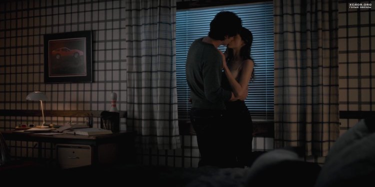 Natalia Dyer in underwear