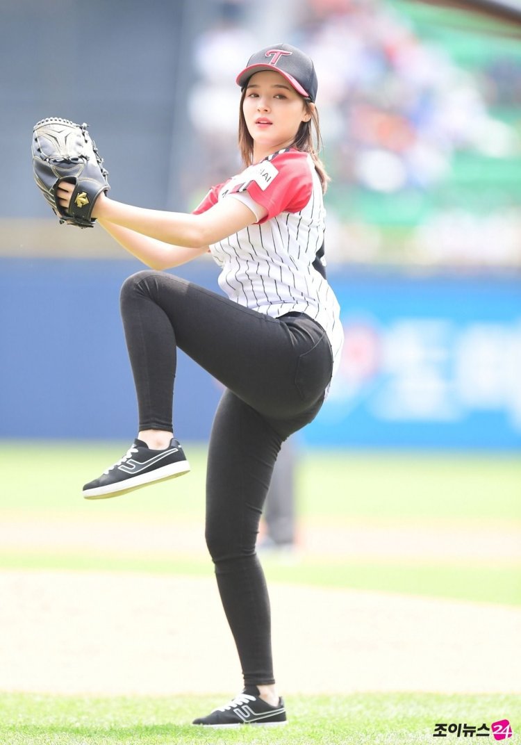 Nancy Momolend Figure