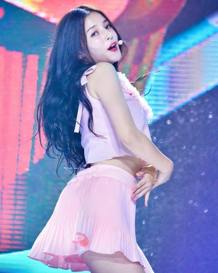 Nancy Momoland Hot photo HD