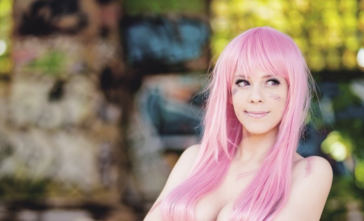 Nyashka with pink hair