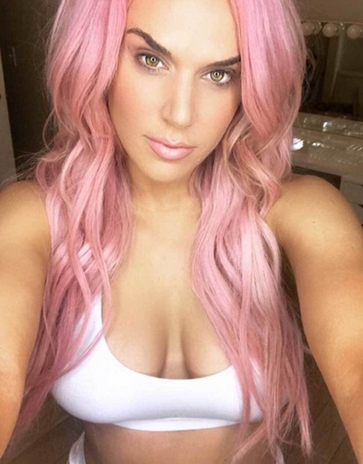 Ashley Smith with pink hair