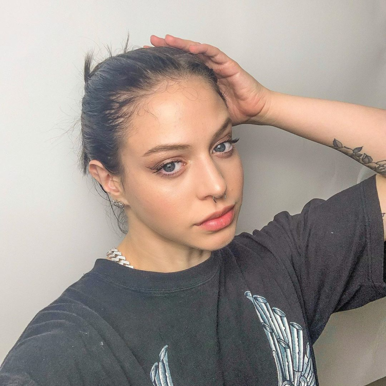 Hitler and fingers meme