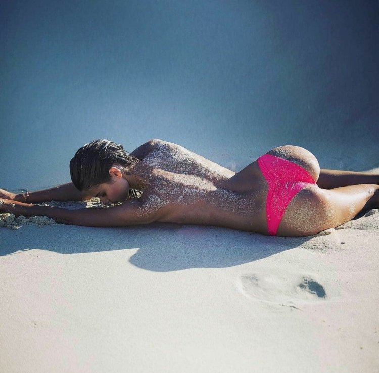 Taylor Hill Figure without Photoshop