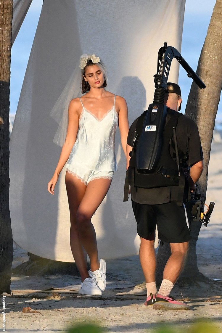 Taylor Hill Hot legs