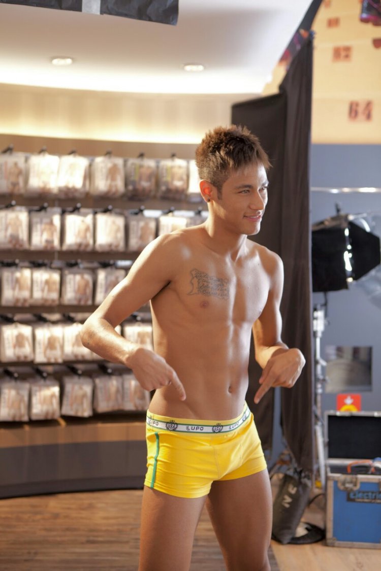 Neymar advertises underpants