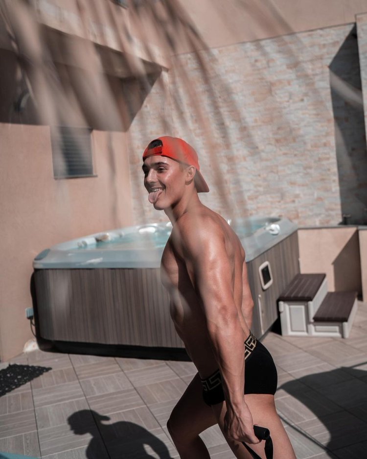 Levy Van Wilgen Onlyfans Bathroom