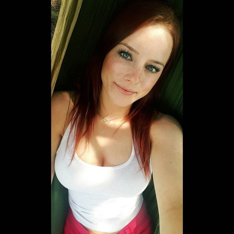 Tay Michele in full height