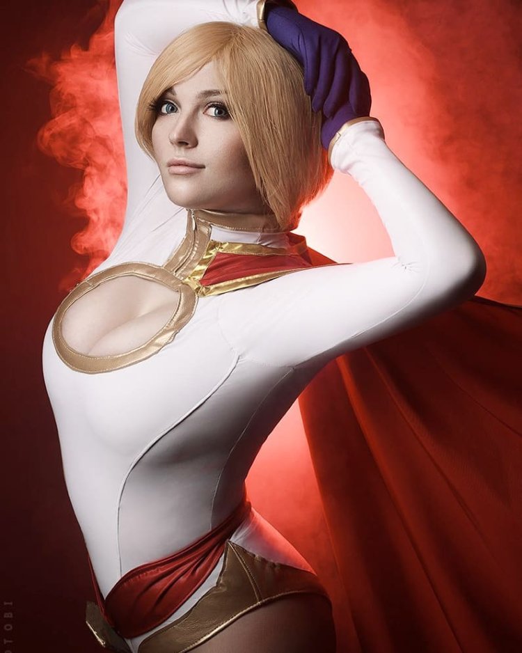 Sailor Moon Starlight cosplay