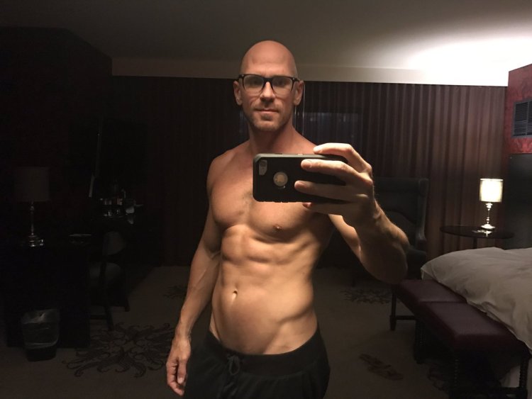 Derek pratt naked photo