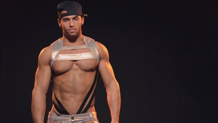 Sean Faris never give up a torso