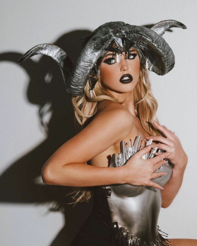 Lauren Gray Beach in a swimsuit