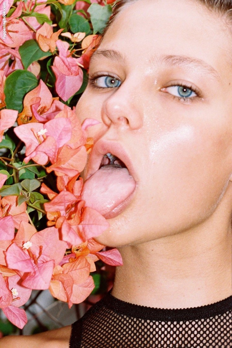 Olesya Kafelnikova naked