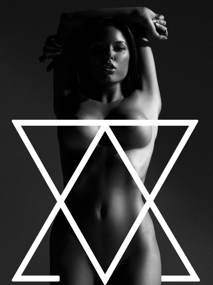 Constance Nunez is naked