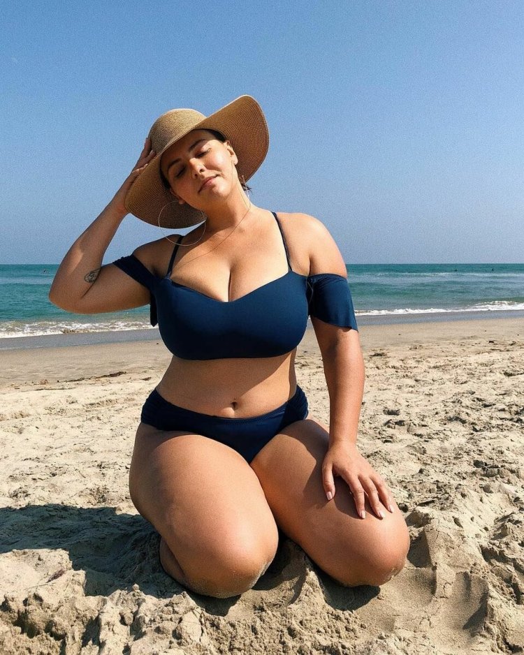 Anna Krylova plus saz